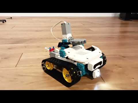 Tank. LEGO Mindstorms 51515 + Technic 42095