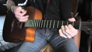 Ringo Starr It Don t Come Easy on acoustic guitar