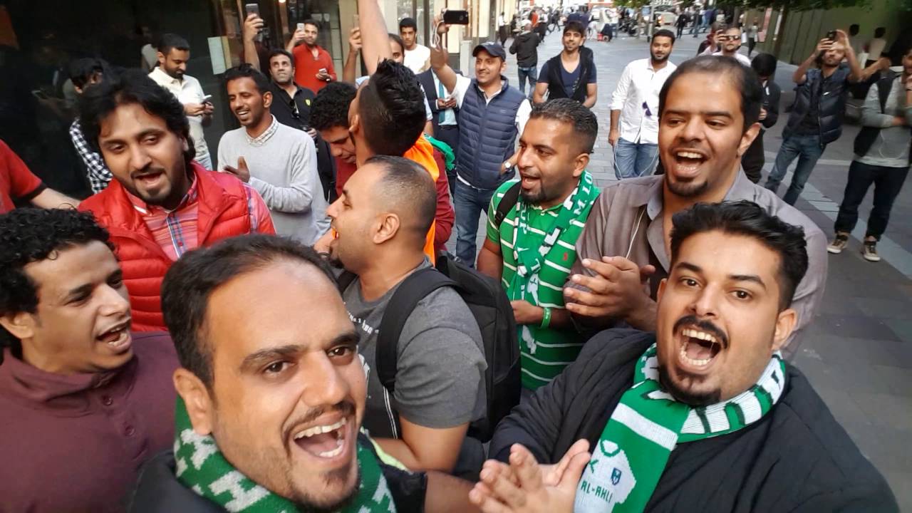 طرب ملكي خالص من قبل رئيس رابطة الاهلي بدر تركستاني في وسط لندن 💚🏆👑