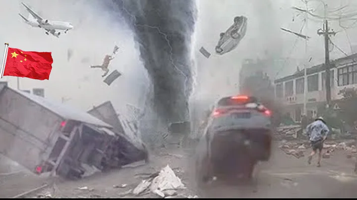 2 minutes in China! Huge tornadoes hit the city, destroying cars and houses - DayDayNews