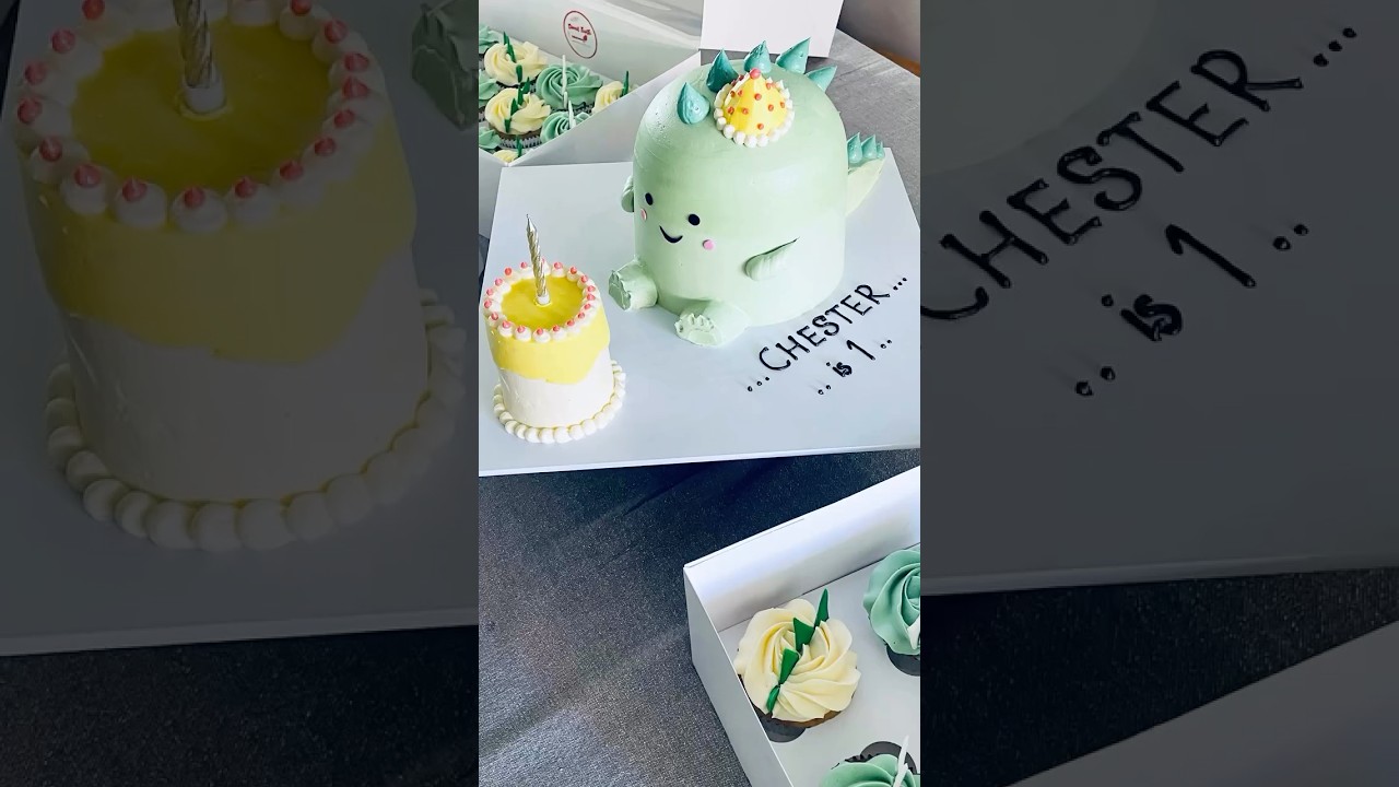 Dino Vanilla cake with strawberry filling and vanilla cupcakes 