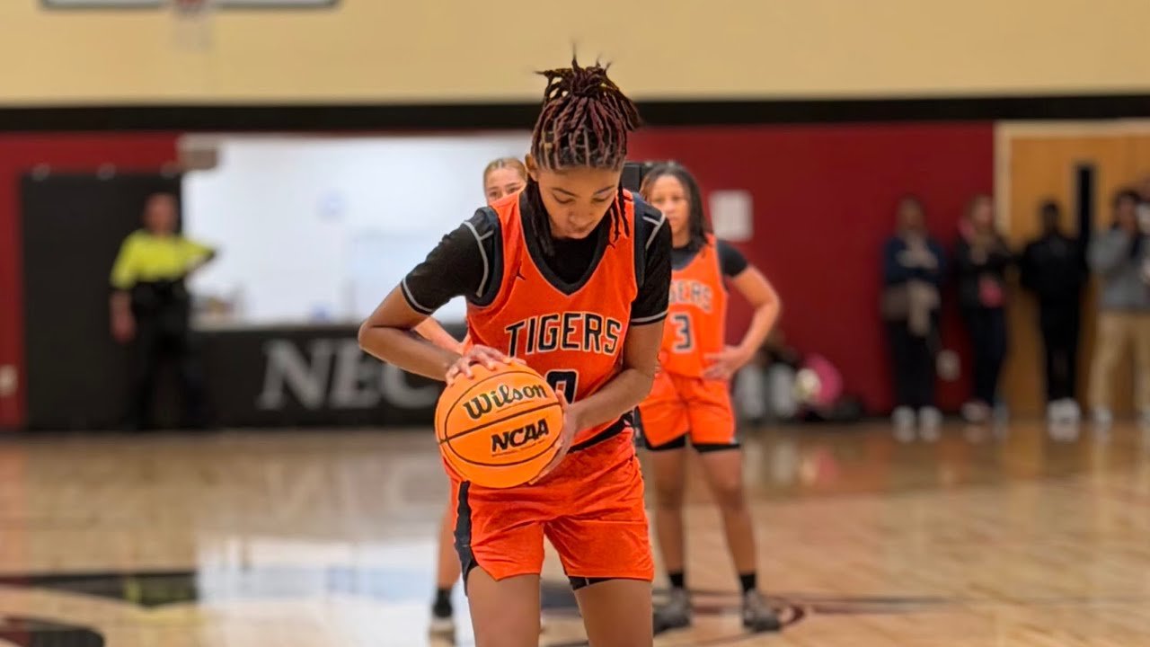 Only 1qtr of play tonight. 7pts, 4 rbs, 2 stls great team win! 