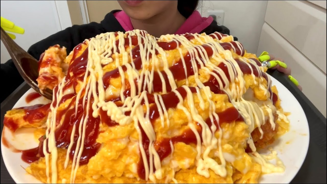 【ASMR，咀嚼音】Omelet with Rice！チーズ入りオムライス！