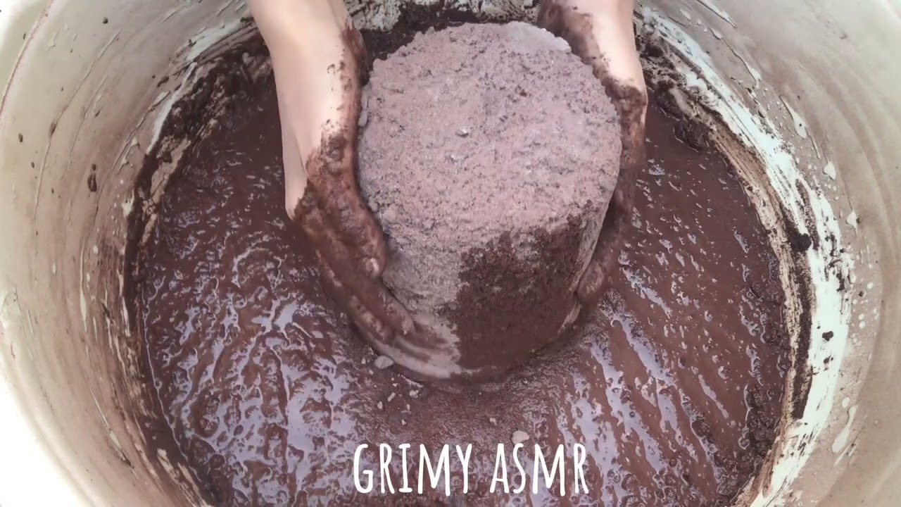 Charcoal+Red Dirt Texture Baskets Crumbling in Water 