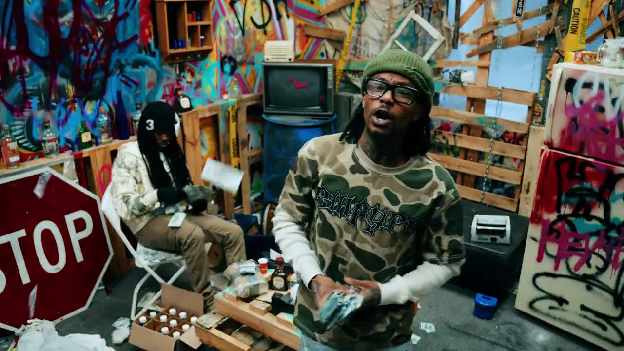 Watch Lil Rakayy - "HUNDOS" (Official Music Video) on YouTube Watch Lil Rakayy - "HUNDOS" (Official Music Video) on YouTube