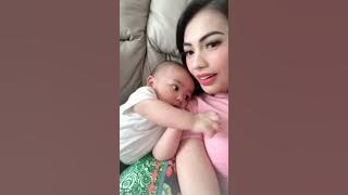 Bayi 5 bulan gelendotan sama maminya