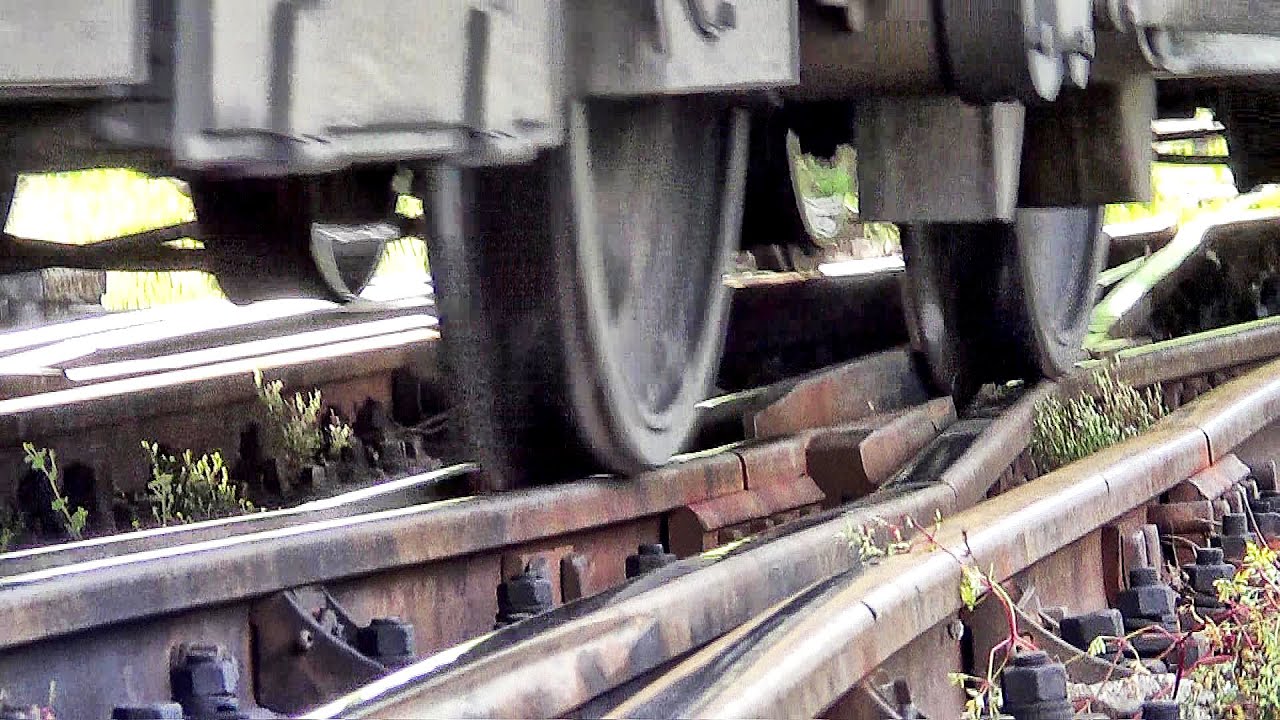 Huge trains masses on bad rail joints - Sweet sounds of bad rails
