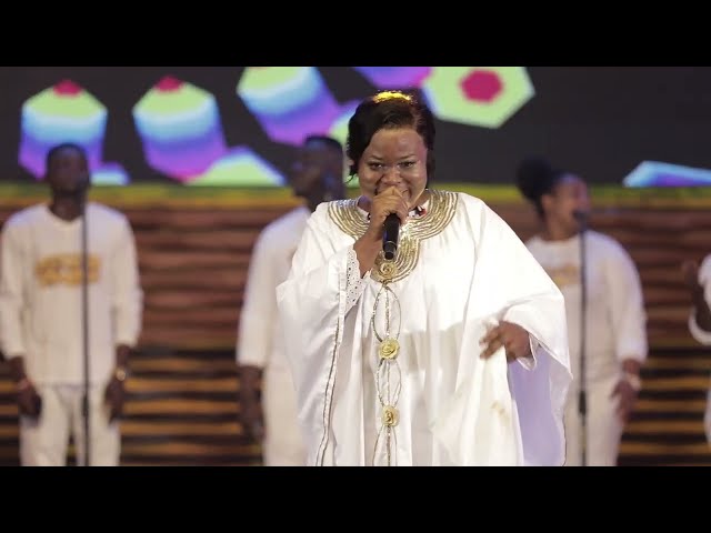 Yvonne Menz || Moment Of Spontaneous Spirit Filled Worship Ministration || class=