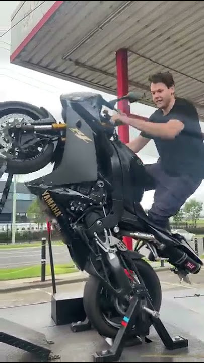MINT YAMAHA R1 | LOUD YOSHIMURA | LIMITER BOUNCING mid-wheelie | WHEELIE MACHINE