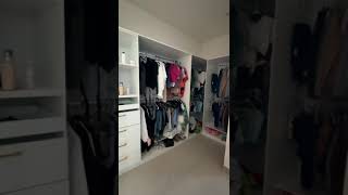 On Time Cocinas y Closets #vestidor #armario – Cocinas Modernas