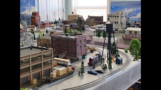 A Fast Clock Moment - Tick 00:03 - A Short Model Train Video Clip (HO, DCC, KATO UNITRACK)