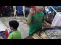 طفلي يس يقشر اللب السوري باستخدام البنزmy child eating using pliers