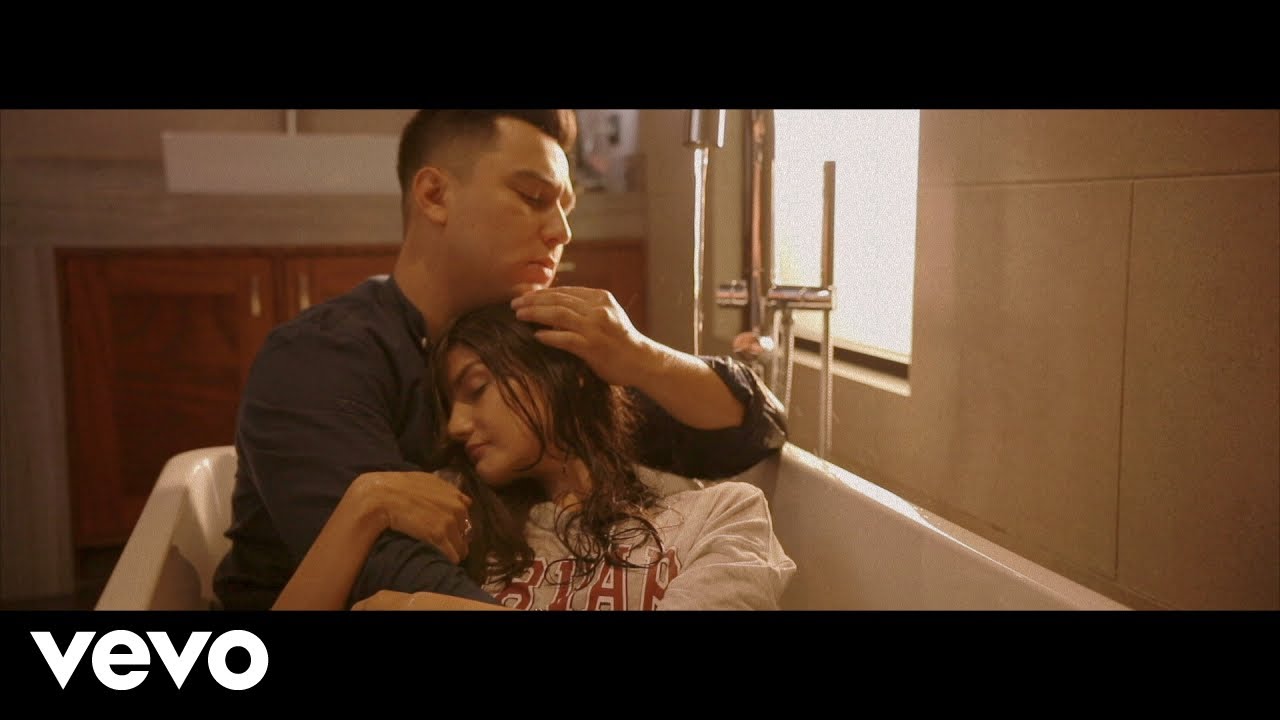 La Arrolladora Banda El Limón De René Camacho - Prefiero Estar Contigo