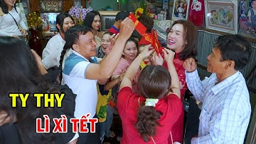 Ty Thy lì xì Tết cho cả gia đình 30 người đông vui - Ty Thy Vlog Gỏi đu đủ