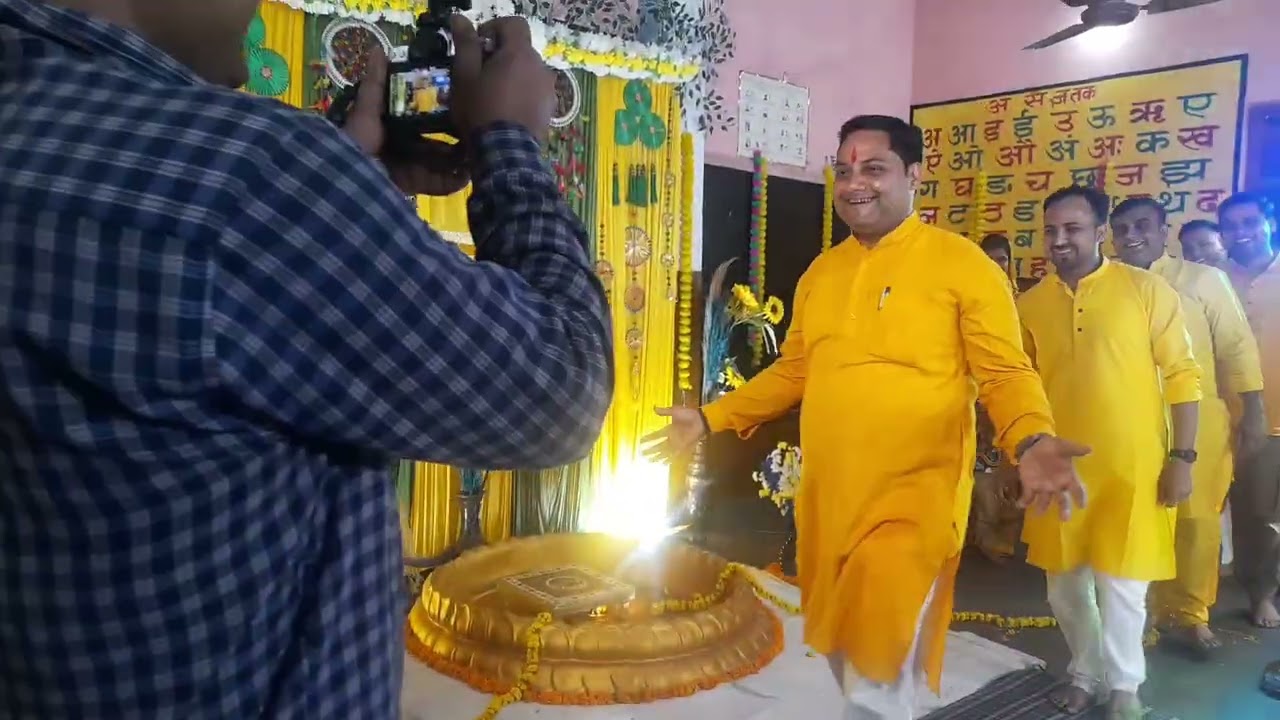 💛💛 हल्दी का रंग, रिश्तों के संग💛 पीले रंग में रंगा हमारा दूल्हा