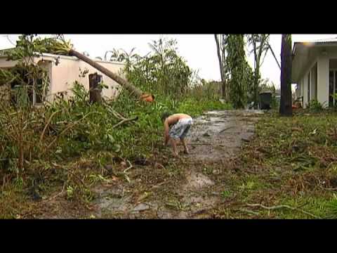 CYCLONE YASI the full incredible chase video