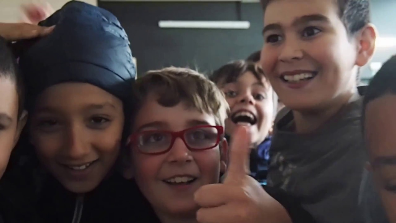 Eugeni Muriel feat. alumnes Escola Àngel Guimerà de Sant Andreu de la Barca - Ja és Nadal