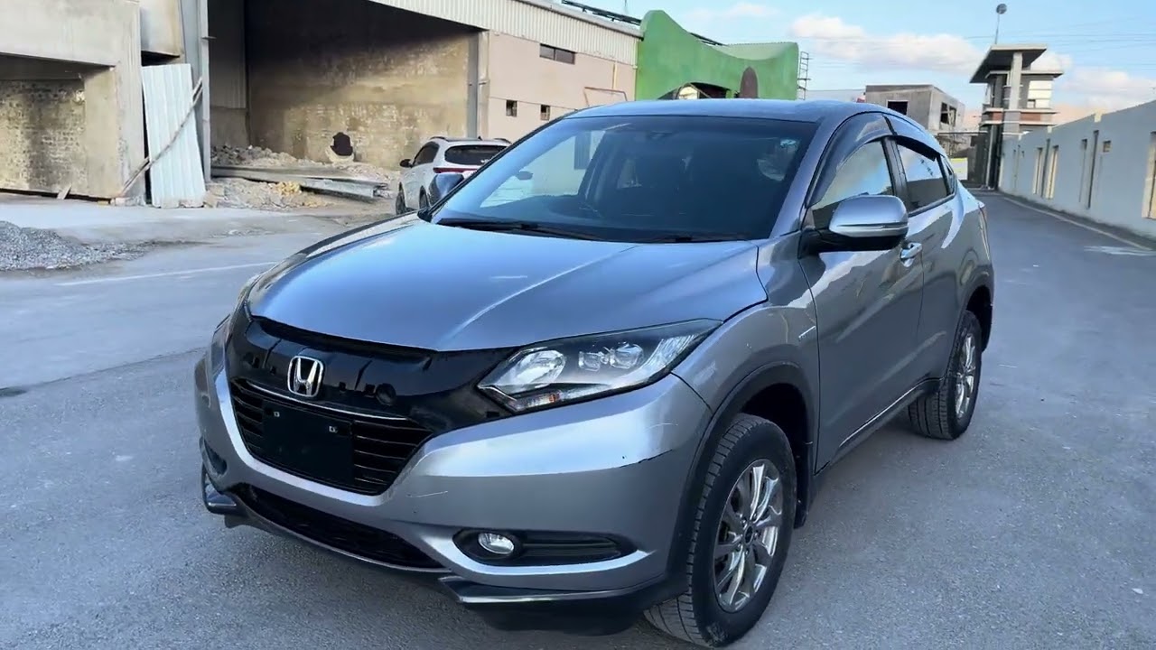 Honda vezel 2014 modal full fresh centenary آج پیر بہت چانس کی گاڑی اور منافع دار گاڑی لایا ہو 