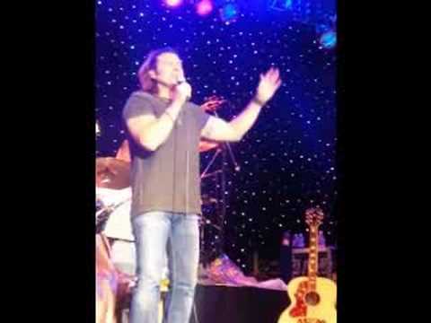 Billy Ray Cyrus - Somebody said a prayer live