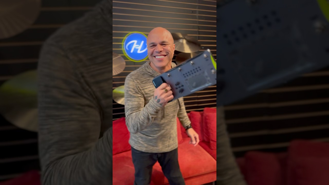 Cacau Santos no balanço da pedaleira Mooer GE1000