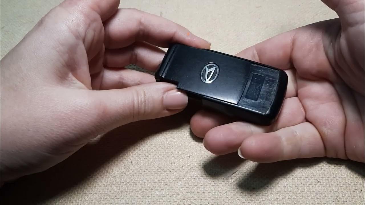 Как заменить батарейку в ключе шкода Skoda Karoq key fob battery replacement How to replace keyless batterie easy d