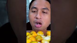 MAKAN JERUK BEKU SAMA KULITNYA