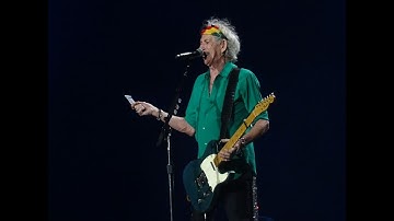 Keith Richards forgets how to play Happy - Rolling Stones 2016