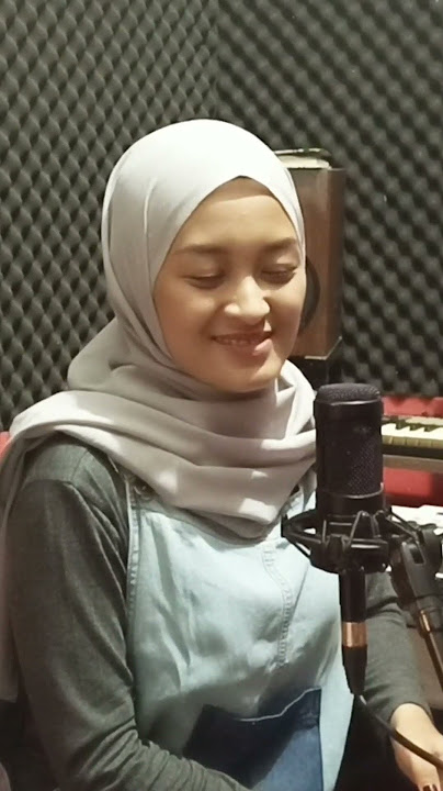 #shorts Desember Kelabu - Kover Anggi Areza