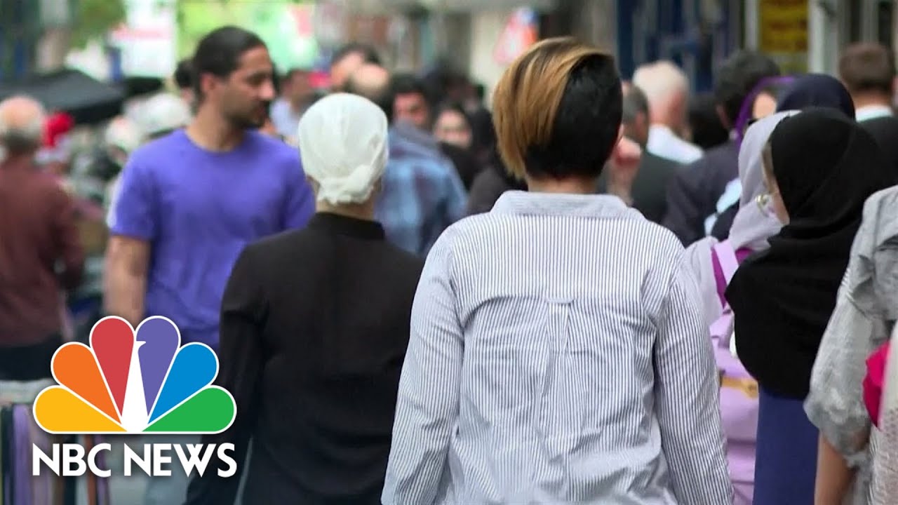 Young Iranian women criticize surveillance to enforce dress code