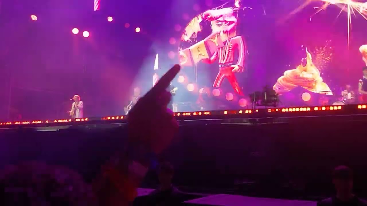 Intro + Buon compleanno, Elvis! – Ligabue, La Notte di Certe Notti (Reggia di Caserta)