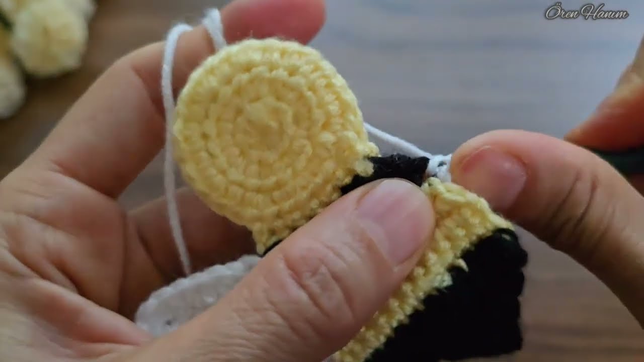 Все спросят, как я это вяжу ✅️ Изготовление фигурки пчелка ✅️