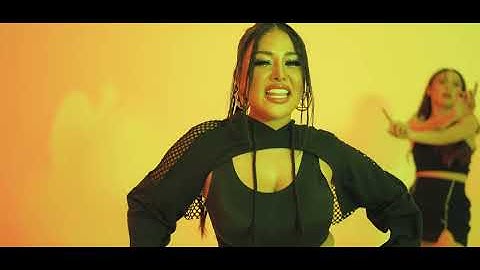 Mutia Ayu, Novi Aurellya - Korban Buaya (Official Music Video)