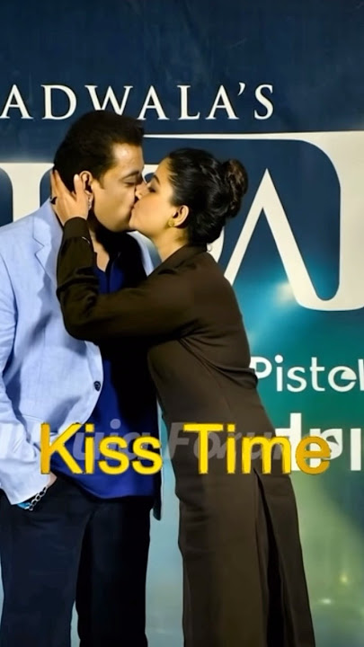 Will Salman Khan kiss Rashmika in Public ? #salmankhan #rashmika