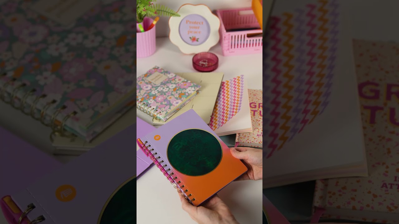 Birbirinden renkli defterler Flying Tiger Copenhagen’da!