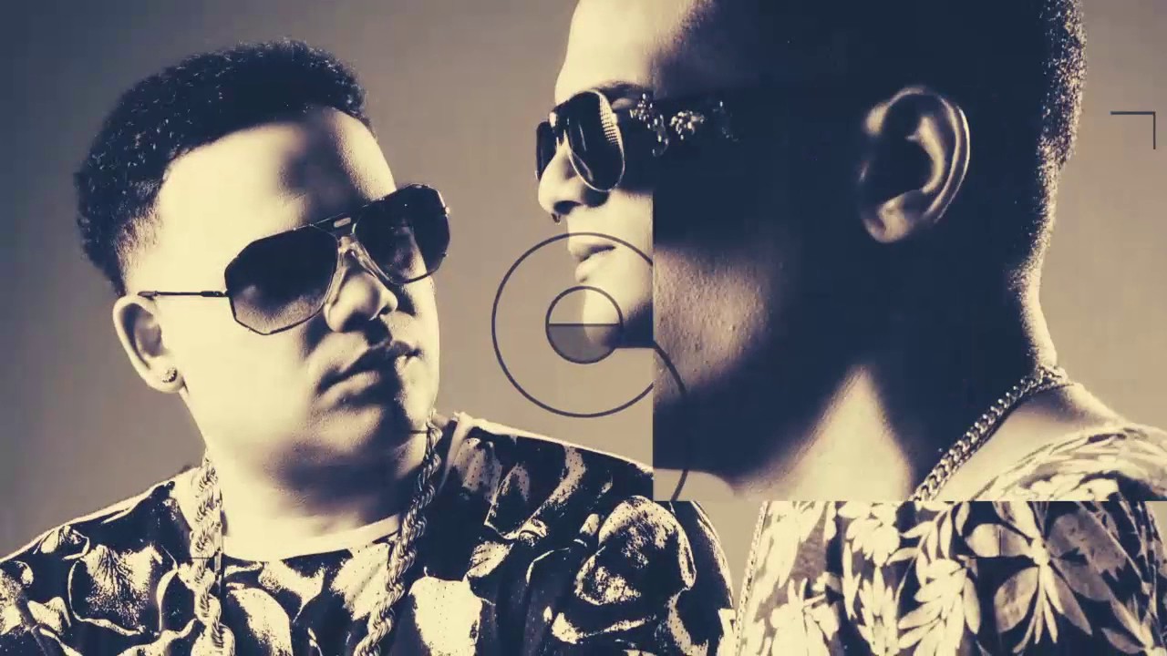La Modelo - Christian & Rey (Audio) - YouTube