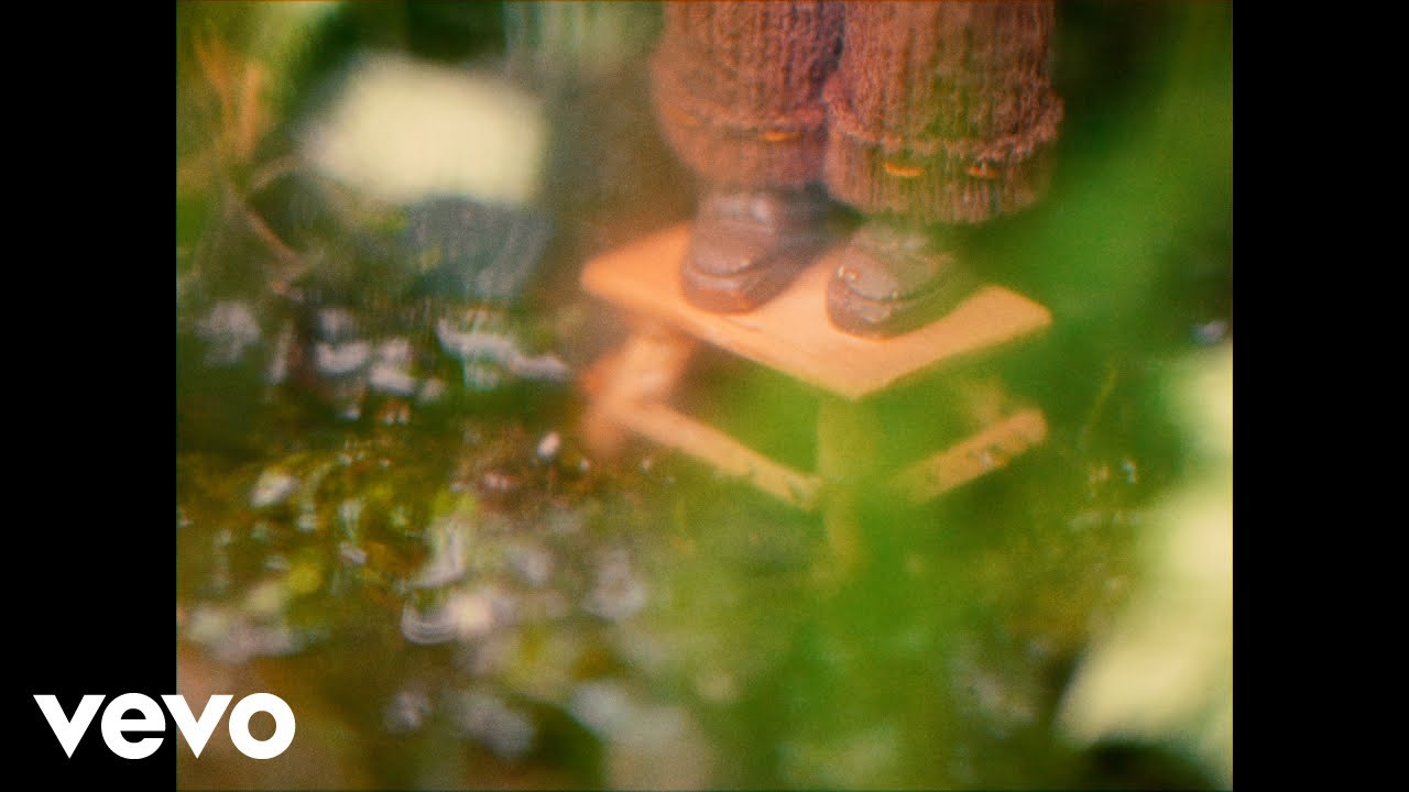 leo. - sweet silly sixteen (Official Lyric Video)
