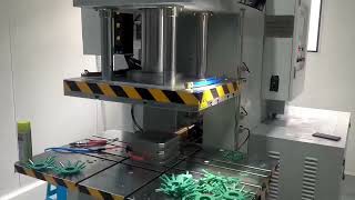 Single-Station C-Type Cylinder-Free Hydraulic Wax Injection Machine1. Clamping force 30-250 tons,