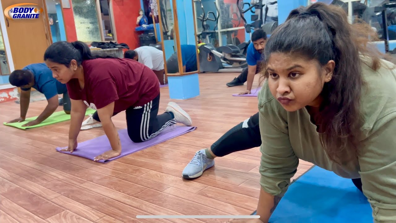 20-минутная тренировка для ягодиц и мышц кора | Упражнения для похудения дома | Sri BodyGranite