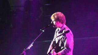 9/16 Ed Sheeran - Runaway (Live @ Max-Schmeling-Halle, Berlin, 14.11.2014)