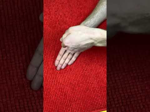 Видео: Как сделать так, чтобы не защемило большой палец?