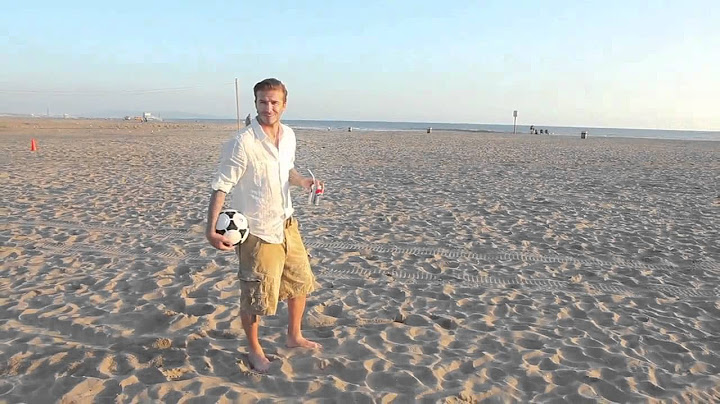 David Beckham unbelievable 3 Shots in a trash can on the Beach!!!.HD