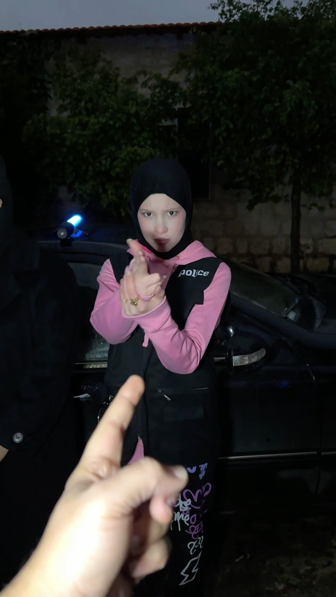 مرتي بالأكشن معندهاش يما رحميني:?