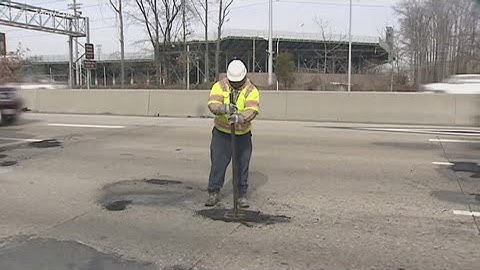 Using AI to track potholes