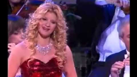 Mirusia Louwerse sings 