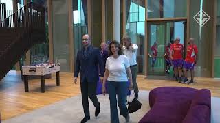 Il Presidente Giuseppe B. Commisso E La Madre Catherine Salutano La Squadra Alla Vigilia Della Coppa