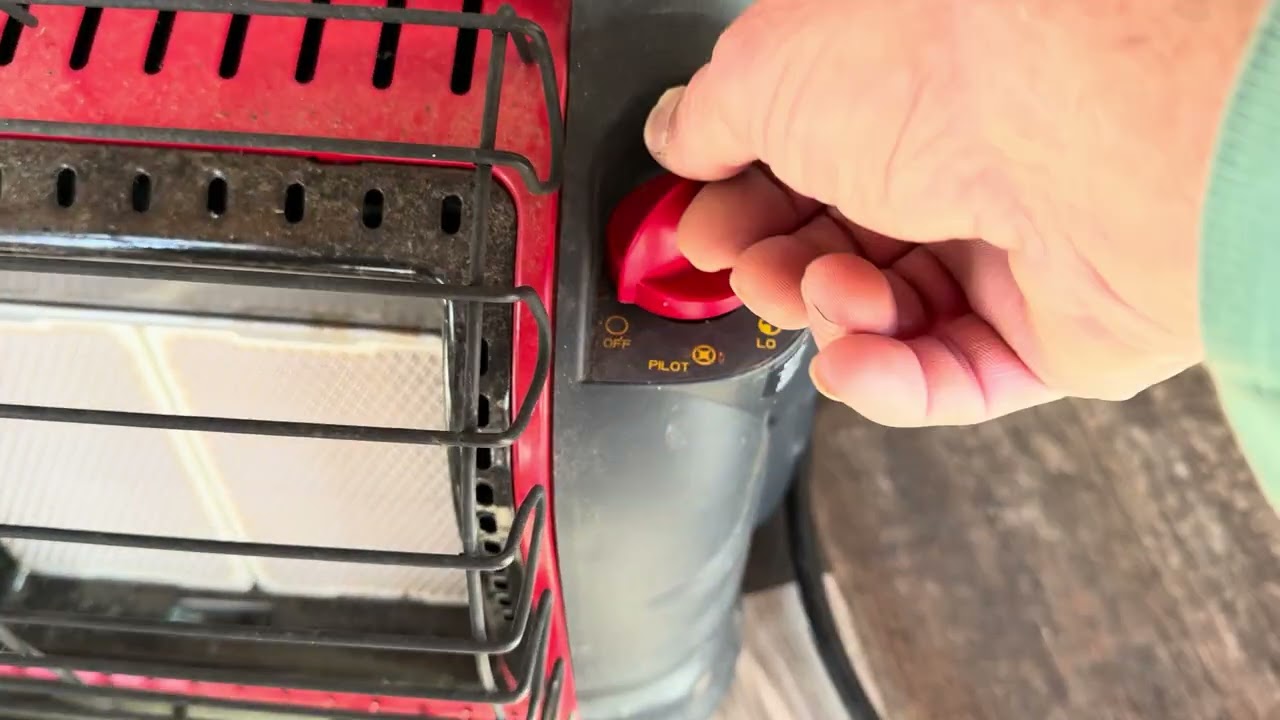 Lighting a Mr Heater , " Big Buddy" heater￼￼￼