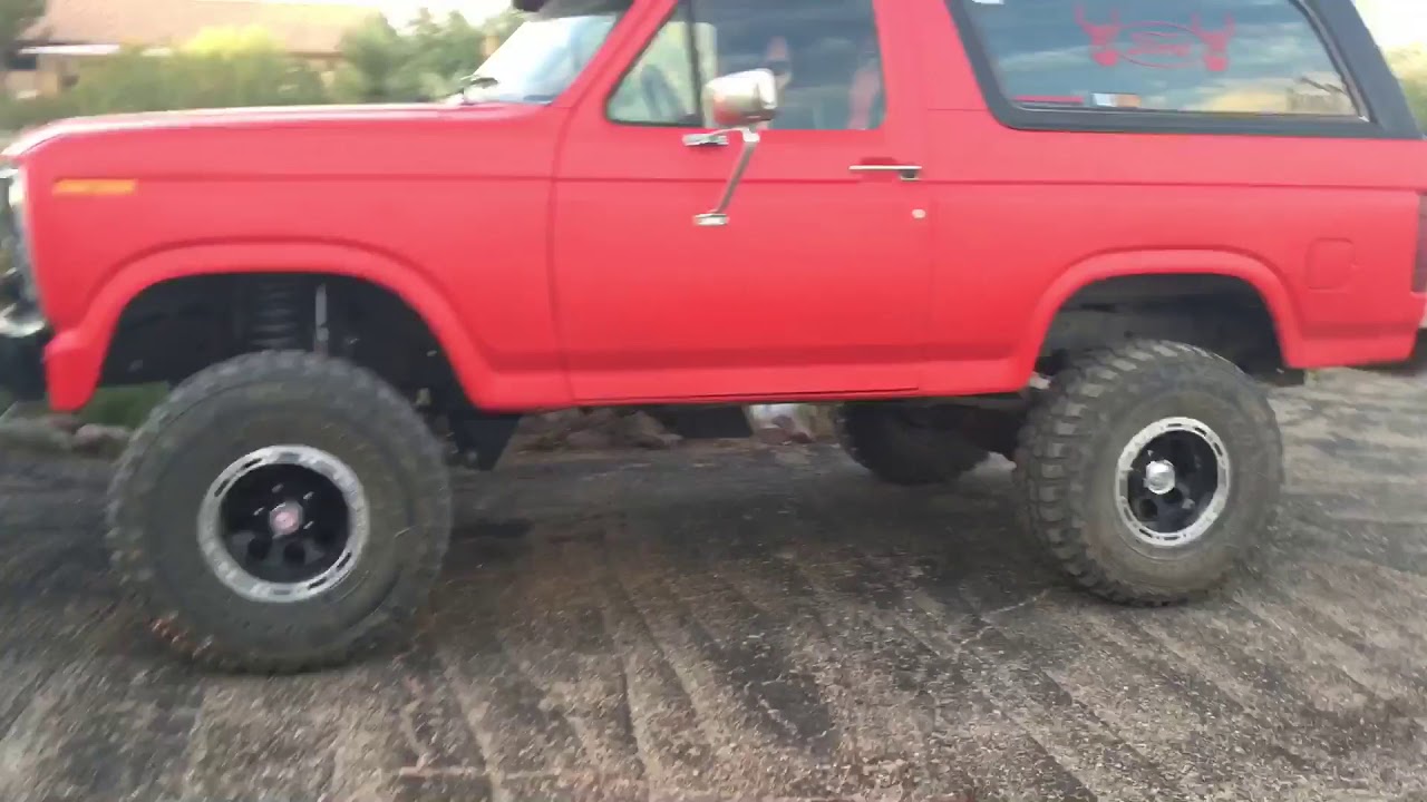 Ford Bronco Rough Country 6in Lift - YouTube