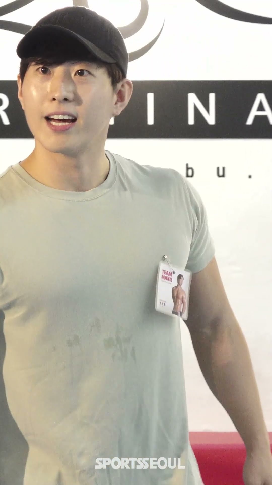 제약회사 직원의 몸 수준...복근은 24시간 장착 중