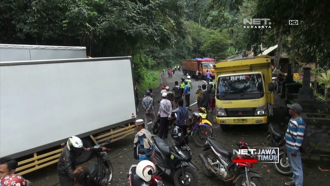 NET. JATIM - JALUR PEGUNUNGAN GUMITIR ALAMI KEMACETAN PARAH