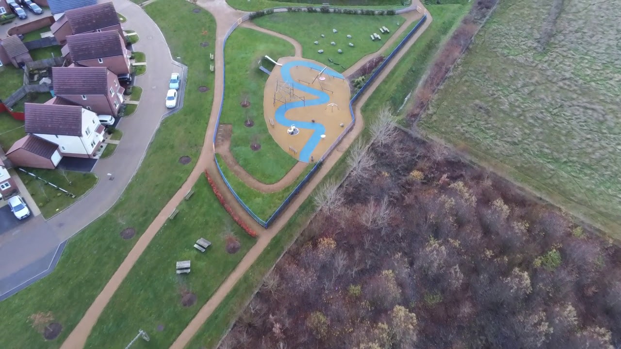 Didcot, Great Western Park seen from a Parrot Anafi drone. Part1.